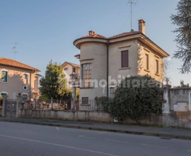 Villa d'epoca stile liberty Legnano