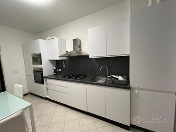 Cucina e camera matrimoniale