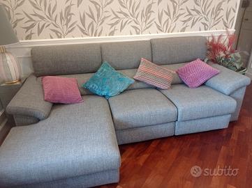 divano Poltronesofà con sceslong e pouf