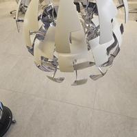 Lampadario a forma di palla apribile