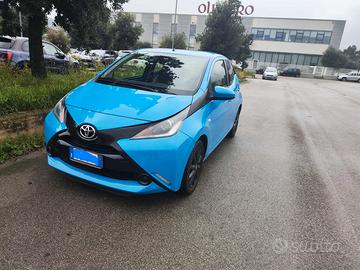 Toyota Aygo 1.0 VVT i-69 CV  5p x-business