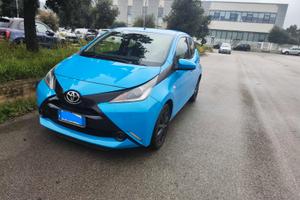 Toyota Aygo 1.0 VVT i-69 CV  5p x-business
