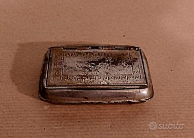 Scatola Metallo vintage cm 9 x 6 