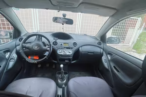 Toyota  yaris