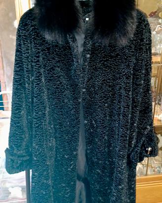 Cappotto eco-pelliccia nero made in Italy