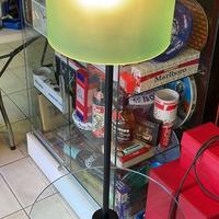 lampada. con tavolino in cristallo anni 80/90