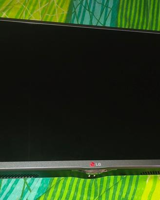 TV LG 32" modello 32LB561V + staffa da parete 