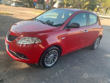 Lancia Ypsilon 1.2 69 CV 5 porte Gold