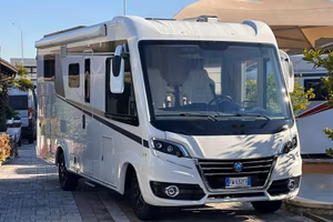 Knaus Sky I 700 LEG