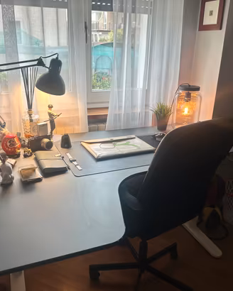 Scrivania ikea ad angolo con motore