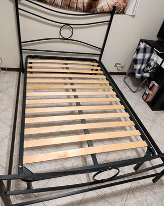 Letto una piazza e mezza con doghe 