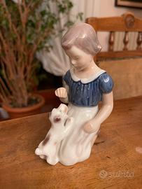 Royal Copenhagen statuetta bimba con cane