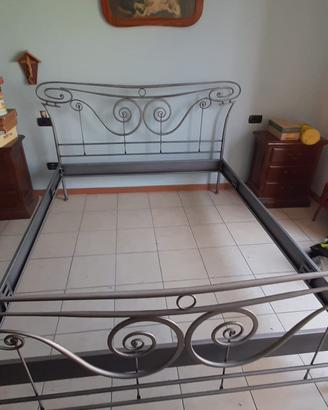 Letto matrimoniale in ferro battuto