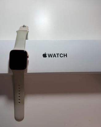 Apple Watch SE 44 MM Gold Aluminum Case