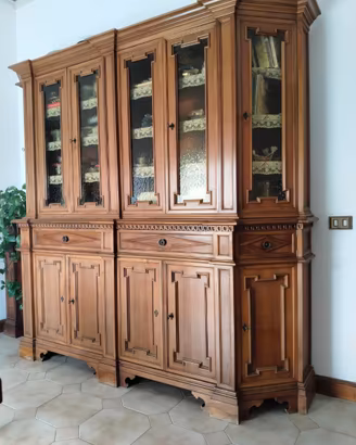 Sala da pranzo artigianale in noce nazionale – set