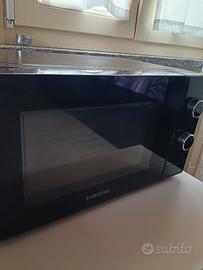 Forno microonde samsung pari al nuovo