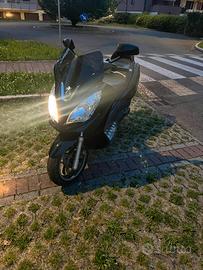 Scooter Peugeot satelis 2 - 300
