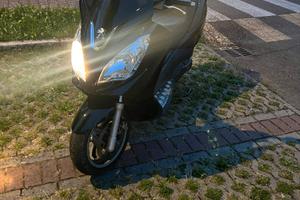 Scooter Peugeot satelis 2 - 300
