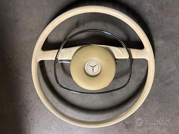 Volante bianco Mercedes 280 SL W113 Pagoda ann 60