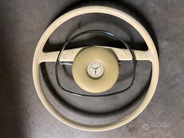 Volante bianco Mercedes 280 SL W113 Pagoda ann 60