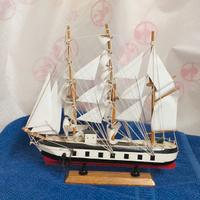 Modellino barca a vela