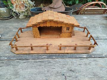 Casetta presepe in legno vintage