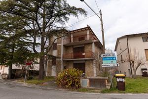 Villa plurifamiliare via della Repubblica, Pozzo