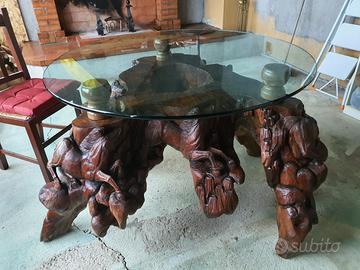 Tavolo su tronco e radici