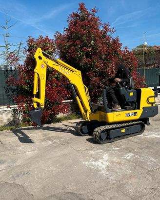E173 Miniescavatore 15 q Yanmar B15