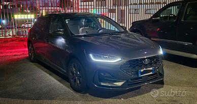 Ford Focus St-Line Hybrid 2024