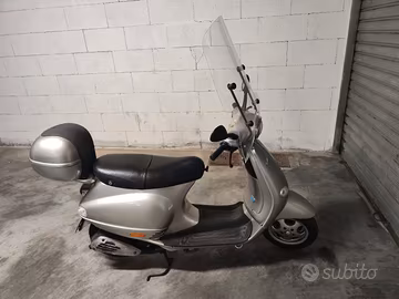 VESPA ET4 125