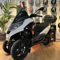 Piaggio mp3 300 hpe -2024 - guida con patente b