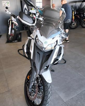 pari al nuovo trk 502 x