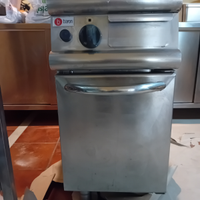 Fry top a gas