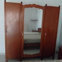 Armadio specchiato vintage usato 