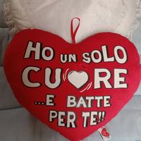 due cuscini, cuore rosso,cuore bianco raso x pizzo