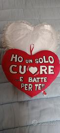 due cuscini, cuore rosso,cuore bianco raso x pizzo