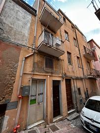 Casa indipendente Leonforte centralissima