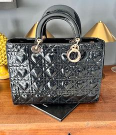 Borsa in vernice nera