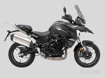 Benelli TRK 702 stradale E5+ c/tris valigie