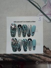 PRESS ON MODELLO MOLTO PARTICOLARE CON STRASS