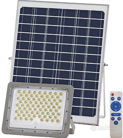 Proiettore solare a led con pannello fotovoltaico