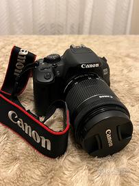 Canon EOS 700D Fotocamera Reflex con obiettivo