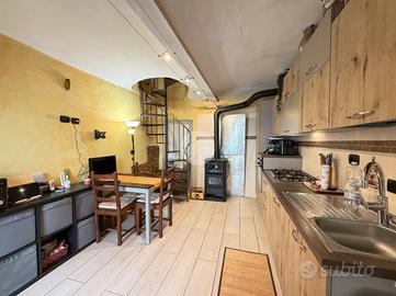 CASA SEMINDIPENDENTE A VAL DELLA TORRE