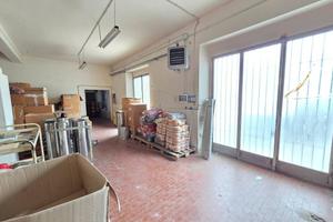 Immobile di 208 m² con 1 locale a Signa