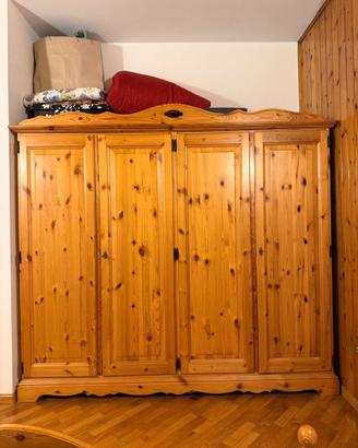 Armadio in legno