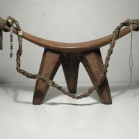 Poggiatesta Dinka Sudan arte tribale africana