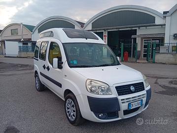 Fiat Doblò trasporto disabili pedana elettrica 