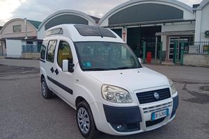 Fiat Doblò trasporto disabili pedana elettrica 