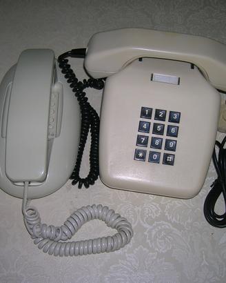 N^ 2 telefoni fissi anni 80/90 funzionanti